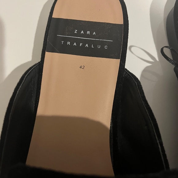 Black and Gold Spider Slippers/ Mules Trafaluc - Picture 8 of 14